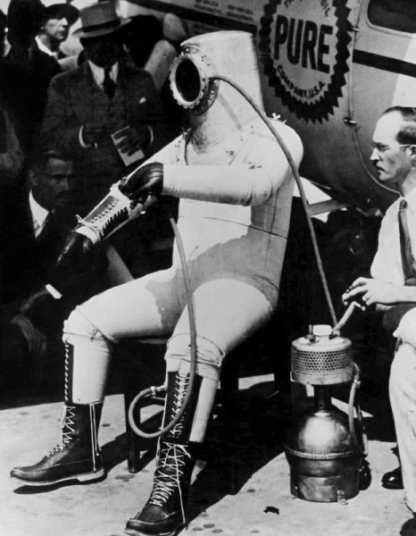 WILEY POST SUIT